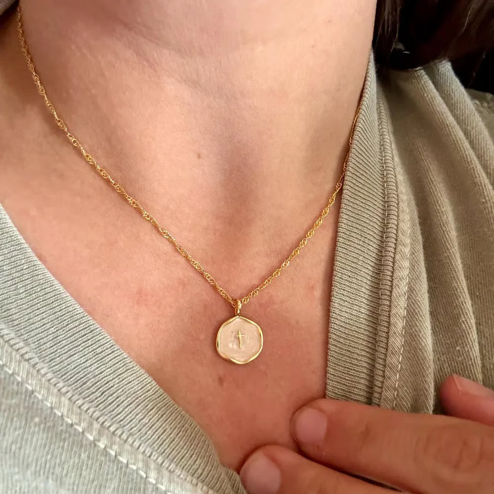 Halsband med kristet kors