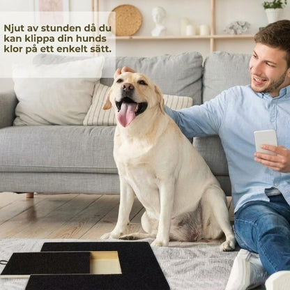 Klösbräda i trä för hundklor med godisfack