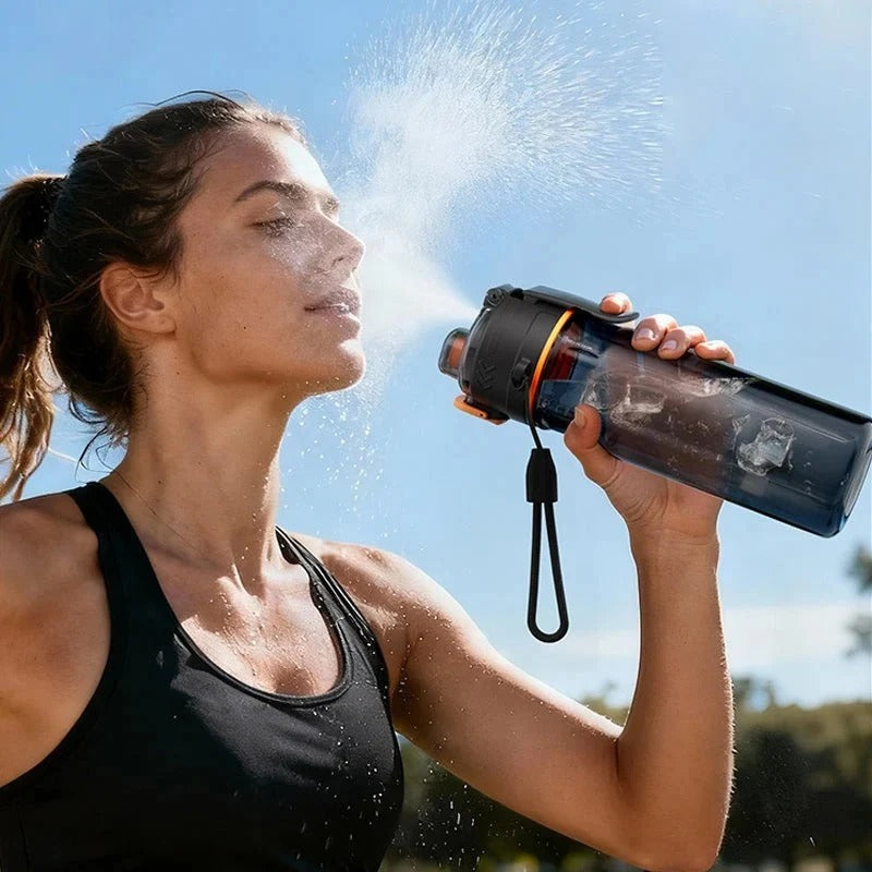 Sportvattenflaska för utomhusbruk med sprayfunktion