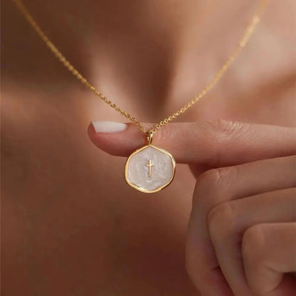 Halsband med kristet kors