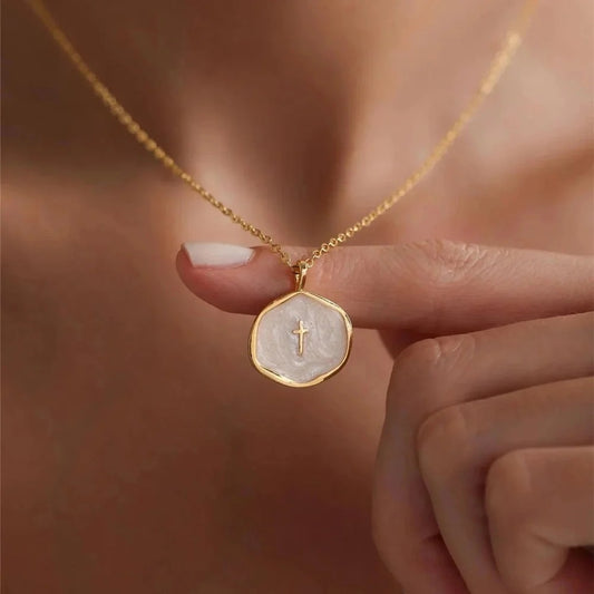 Halsband med kristet kors