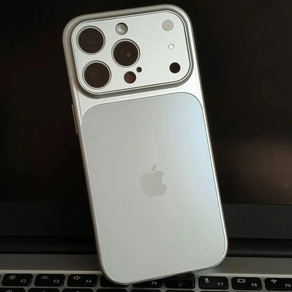 Matt metallskal med MagSafe för iPhone