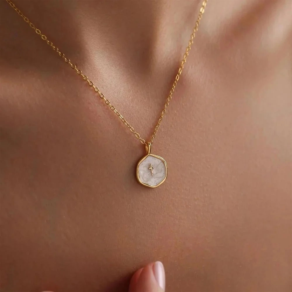 Halsband med kristet kors